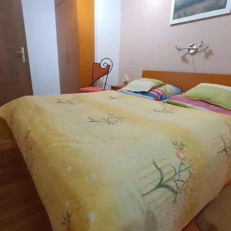 Zoeldlomb Apartment *